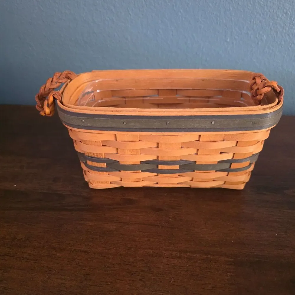 Longaberger Collectors Club 1997 Welcome Home Basket + Protector + 95 Mini round